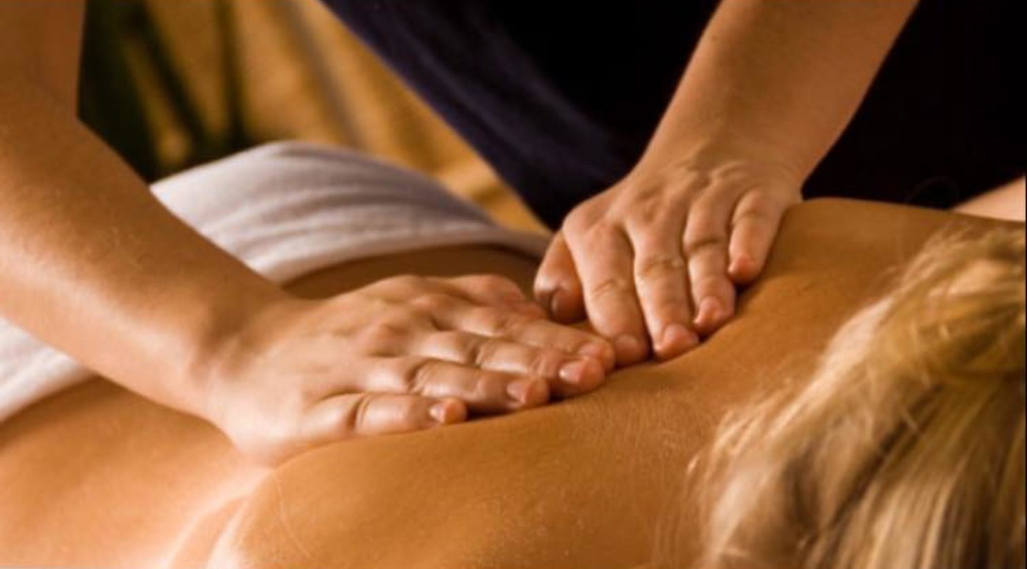 Teen babe gets sensual massage